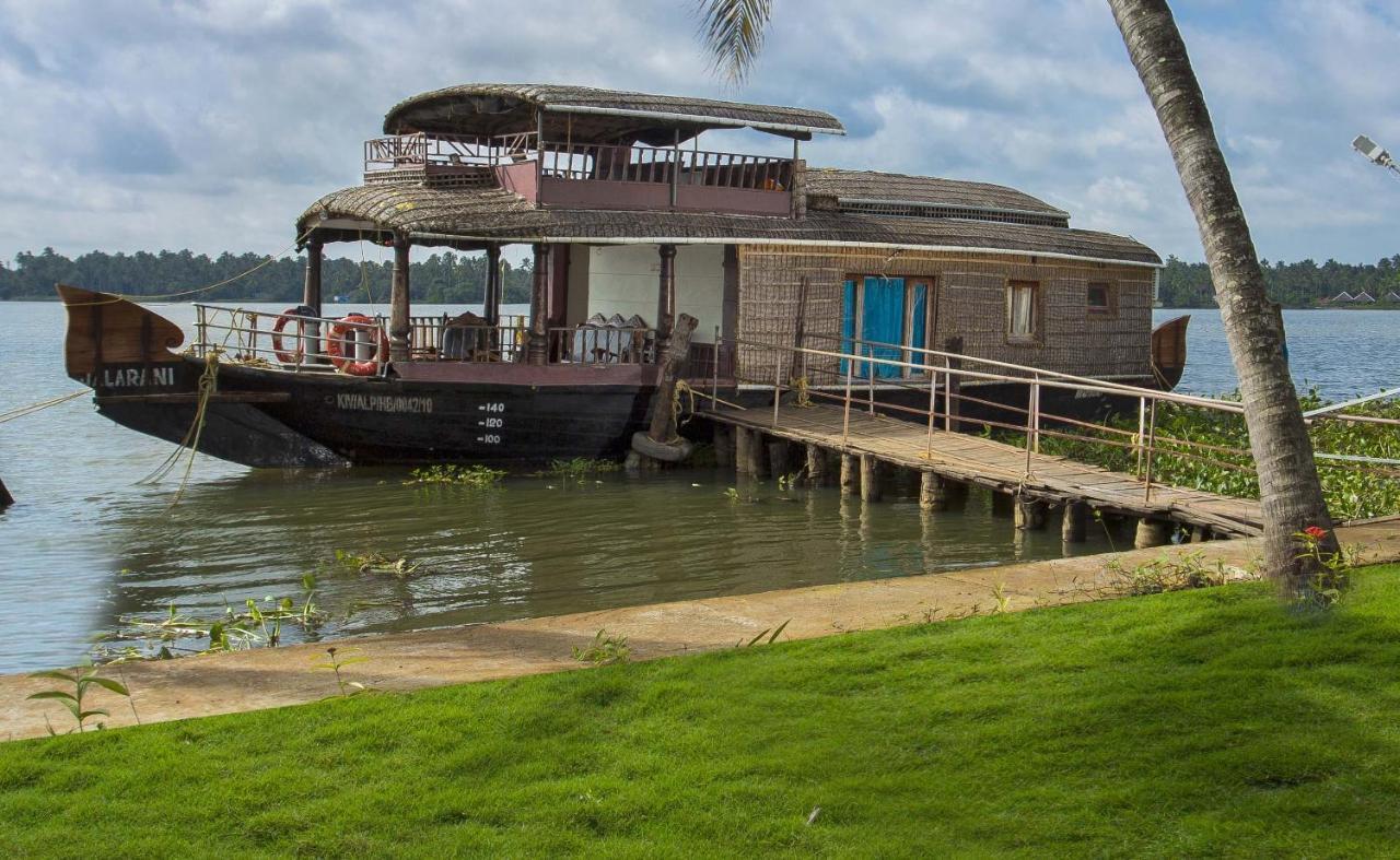 Blue Serene Resort Guruvayur Exterior photo