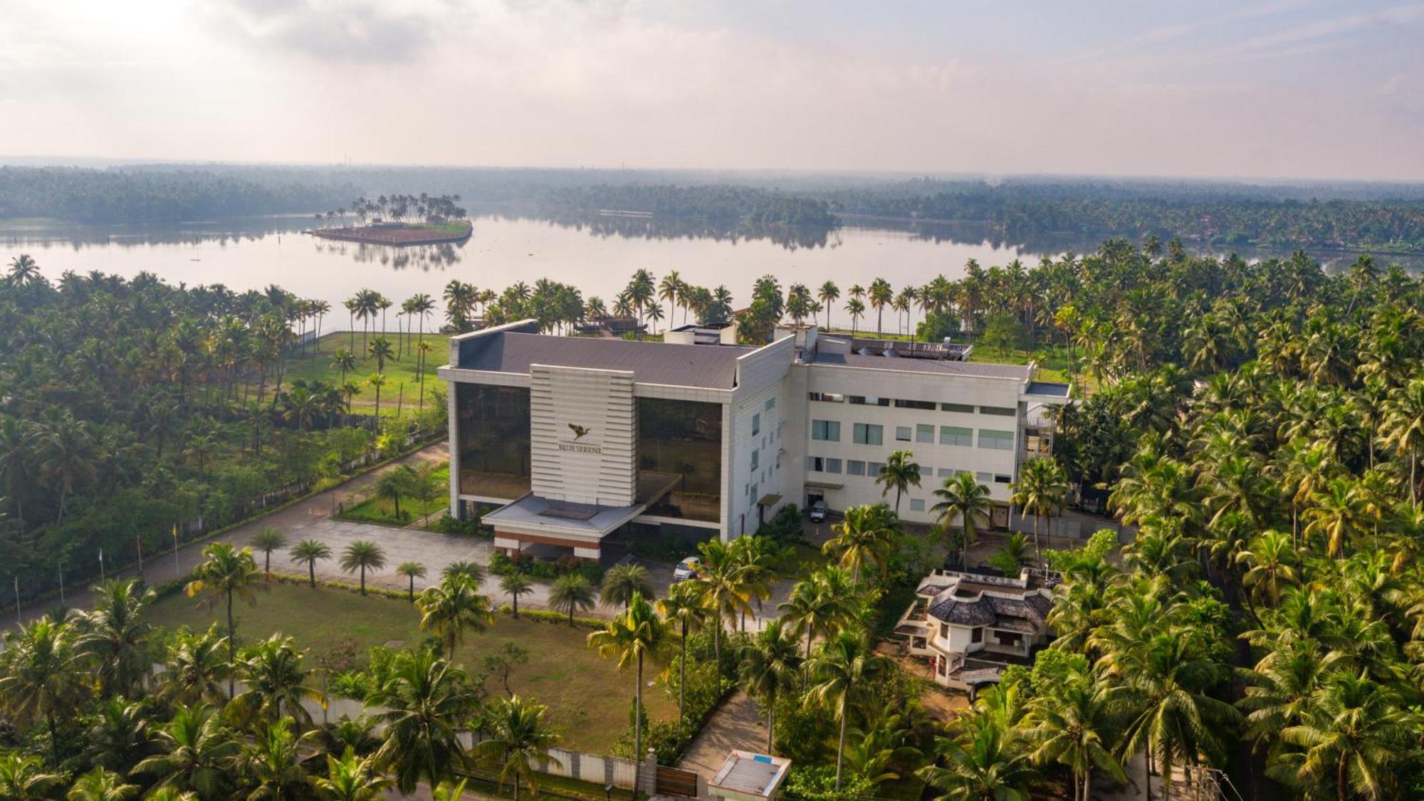 Blue Serene Resort Guruvayur Exterior photo